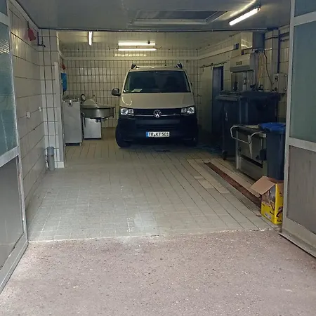 Zentrale Mit Blick Auf Paulinskirche Trier