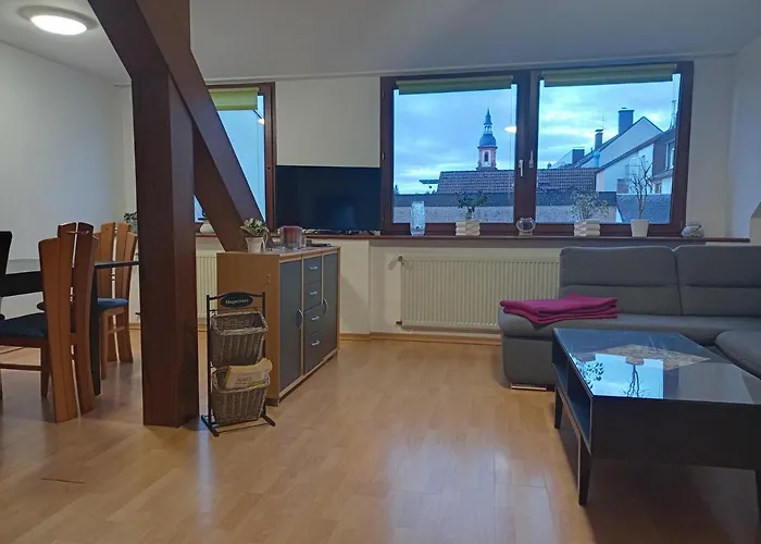 Zentrale Mit Blick Auf Paulinskirche ترير